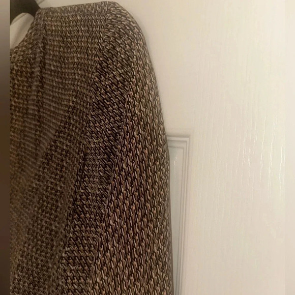 Women’s Vince Silk Print Dress. Size 2. - Picture 4 of 10